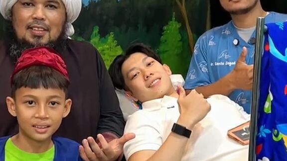 Willie Salim Menjalani Proses Sunat Setelah Resmi Menjadi Mualaf 😍