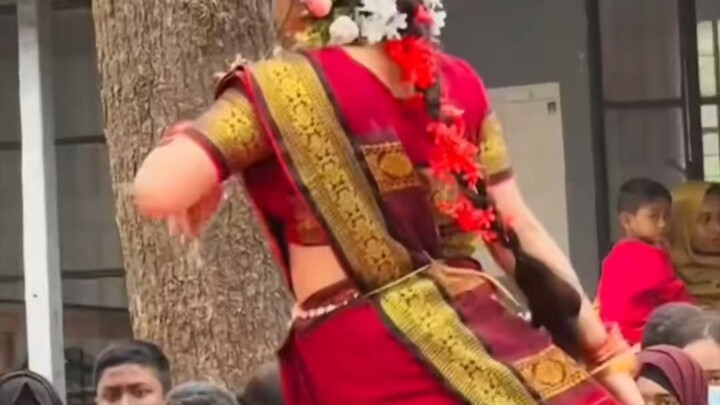 🎵 তালের সাথে তাল মিলিয়ে, আনন্দ ছড়িয়ে দিতে থাকি। ❤️💃নতুন নতুন ভিডিও পেতে NR Tanvir Official-এর পাশে