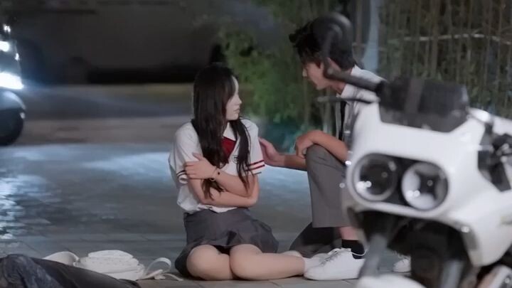 Thanh niên học dốt xuyên không về thời cấp ba lột xác thành học bá siêu cấp, cô