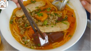 Quán Canh Bún Nổi Tiếng Suốt 30 Nhờ Thau Rau Muống Luộc Xanh Mướt Giòn Ngon Bất p4 #food