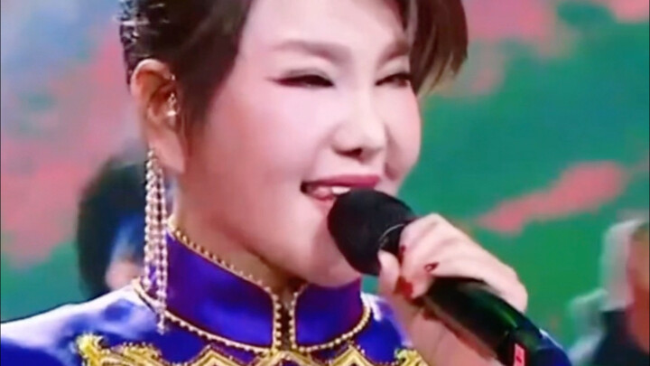 Urantuya: The Abstract Master of Smiling and Joking