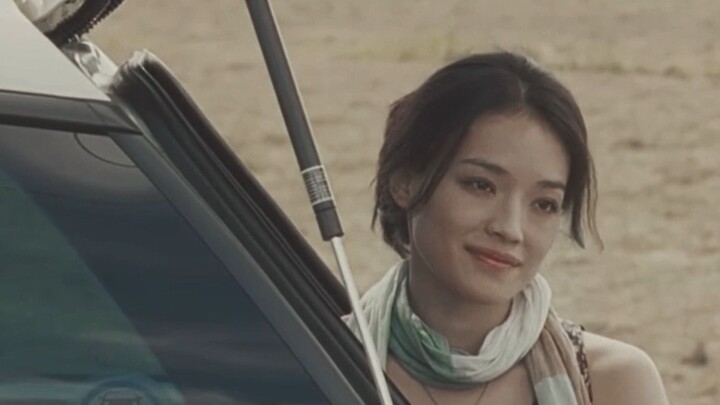 The face that the breeze blows over is so clean and refreshing / Shu Qi