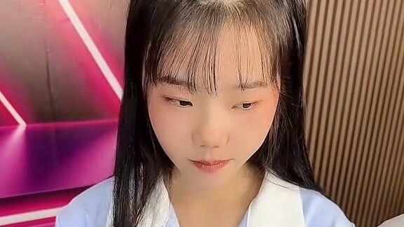 Leading a group of Laotian beauties to start a business, but couldn't hold on and kept losing money