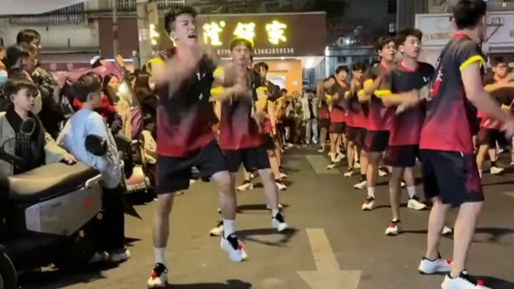 All the performers in the English-style dance are tall, dark-skinned male athletes—boyfriend materia