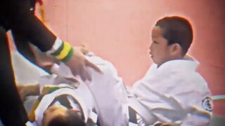 The boy used a killer move during the game, and scared the referee to stop immediately. The referee 