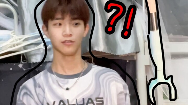[Shedan Shake] Roommate: So you’re a dance UP主, huh?! [Annoyed] [Right Hand]