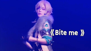 Tôi đã đến một bữa tiệc rượu và thấy Sand Gold nhảy theo điệu nhạc Bite Me!
