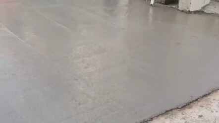 This is the first time I have seen a road at the entrance of a residential complex built like this. 