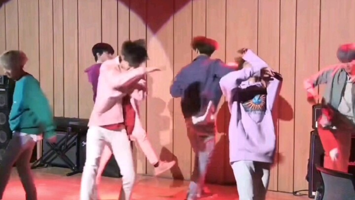 《Ridin》是令人开心的舞蹈