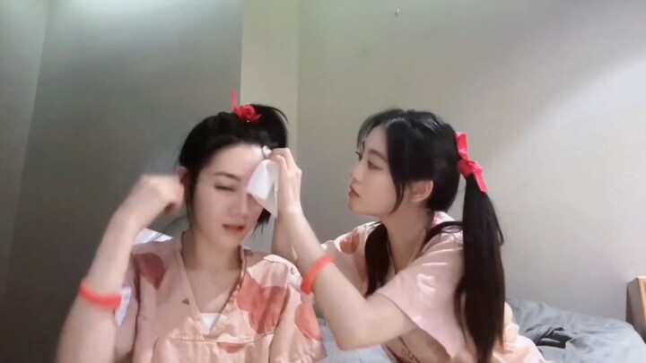 “Chị em nhà Jia Hành, bao nhiêu là niềm vui”｜Địch Lệ Nhiệt Ba × Chúc Tự Đan