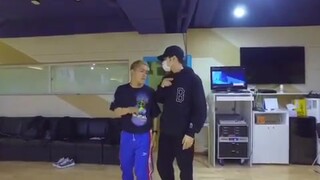 听说这街３有王嘉尔！没想到他还能跳这种风格的舞？