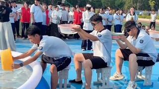 学生们泼水接力，能不能考虑第二位同学的感受，最后一个人：衣角微湿