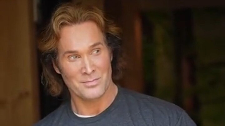 Khi tính cách lấy lòng trở thành trò cười