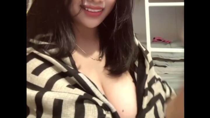 tahi lalatnya itu looh, bikin gemezz ajah🤗