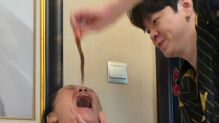 Những thiệt thòi mẹ từng chịu đều do con trai nuôi