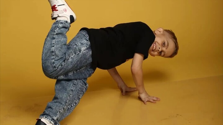 Berusia 7 tahun! Seorang anak ajaib lahir! Sang juara di seluruh Rusia! Sorotan kemenangan Bboy MALO