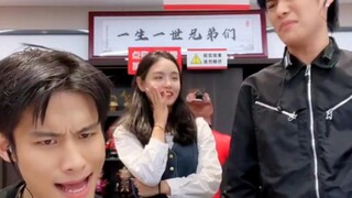 Saudara Yang Besar dengan sempurna memerankan "kegembiraan orang kecil yang berhasil"