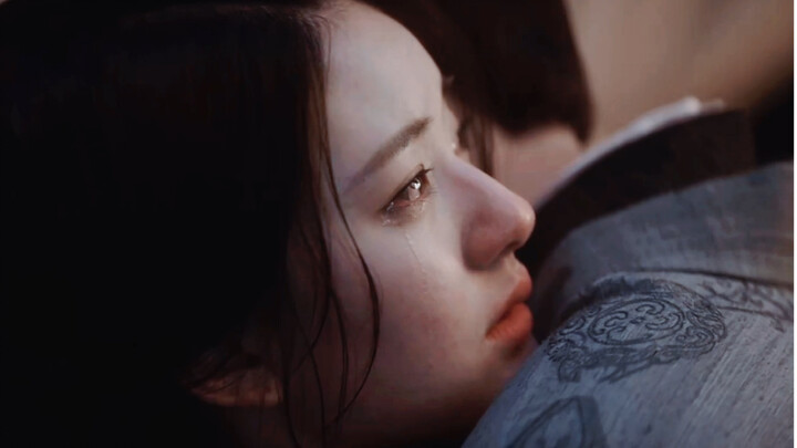 ฉันเองก็ไม่อยากจะร้องไห้หรอก! แต่พอถูกอับจนใจ เธอก็แค่พูดว่าคิดถึงบ้าน... เธอช่างเริ่มโตเป็นผู้ใหญ่ม