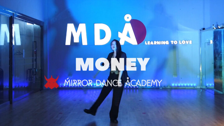 A dance cover of Lisa's "MONEY"