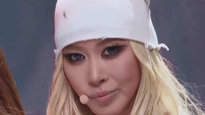 Doyoung's solo comeback track "What's a Girl to Do" first stage performance