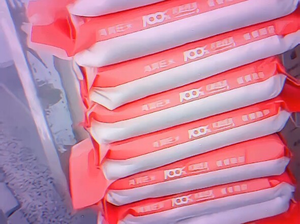 “من فضلك لا تُلقِ اللوم على والدك، فهو يرغب في إعالة هذا البيت أكثر منك.”