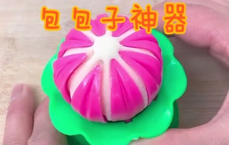 Even Bodhisattvas Would Shake Their Heads at This Genius Bun-Making Gadget