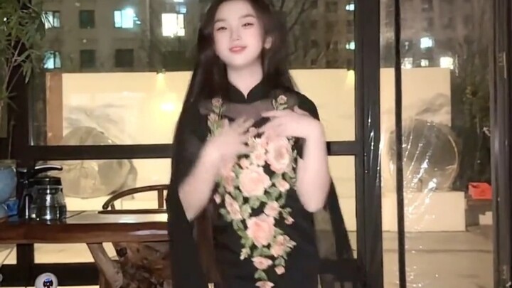 9-Year-Old Little Model ~ [Little Roasted Fish]