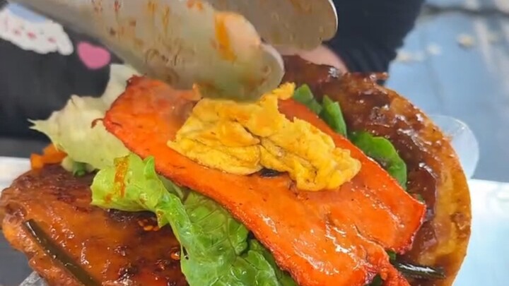 ขนมปังไส้ไข่ที่ใส่อาหารสุนัขลงไป รสชาติดีขึ้นจริงๆ เลยนะ