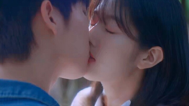 Marmot screams!! Aaaah, a kissing scene from “Parents’ Love”! My internet parents finally kissed!!!