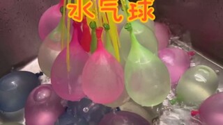 很多大学生不知道这个水气球怎么玩