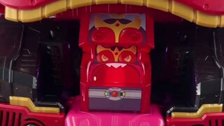 Have you ever seen Kamen Rider transforming with candy?