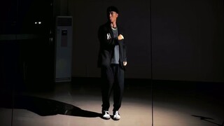Tiga menit latihan menari, tiga gerakan akan membuat Anda menari mengikuti musik dan terlihat sangat