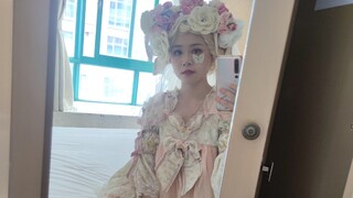 A Complete Record of the Lolita Tea Party in Hangzhou! This dress features a red umbrella with a whi