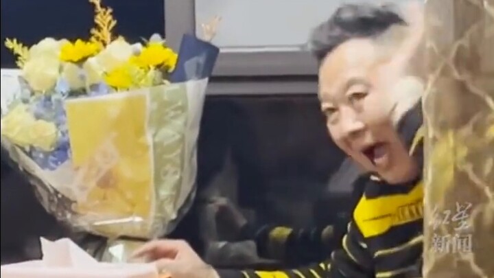 Chắc chắn đã quá muộn để mỗi ngày chạy với nụ cười, hãy ăn mừng nó, ít nhất hãy vui vẻ khi ra đi!