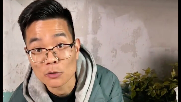 Bánh vợ do lão thợ làm nhiều năm bán, bên trong đúng là có “vợ” thật!