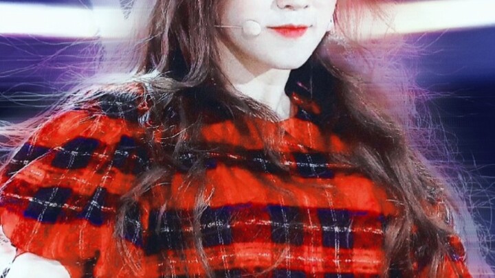 เมื่อเทียบกับความฉลาดทางอารมณ์สูง ทำไมการควบคุมสีหน้าของพี่สาวคนนี้กลับไม่มีใครเอ่ยถึงเลย!