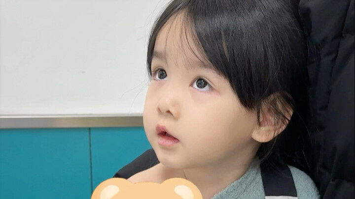 Aku sudah 4 tahun, masa iya masih nangis pas disuntik～