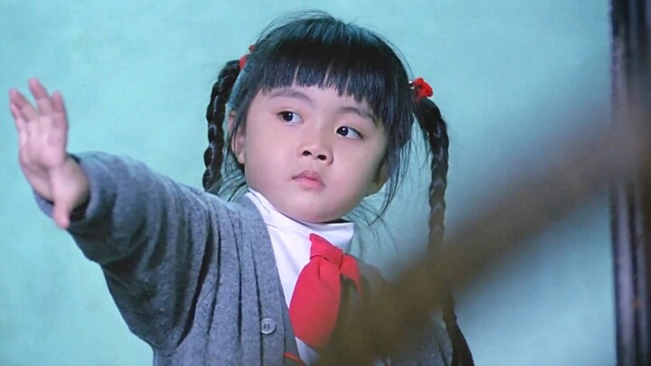 Five-year-old girl returns home to find her mother murdered, calmly does her homework, then breaks d