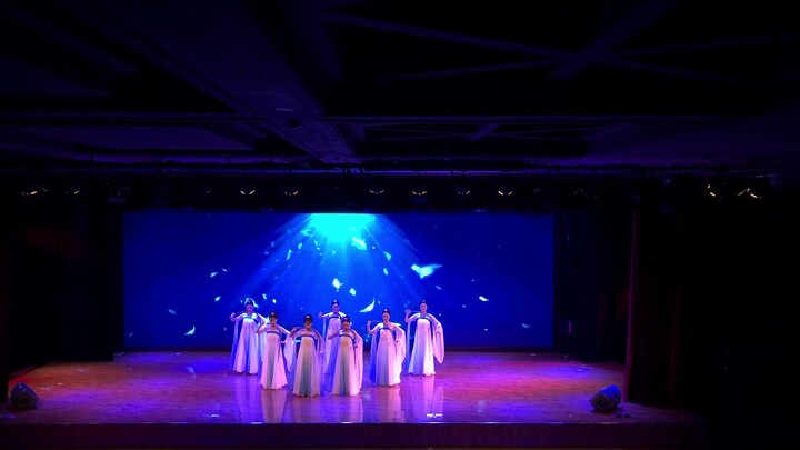 إصدار أداء طلاب الفصل العادي لعمل الرقص الأصلي «يونلينغ» من تأليف سون كه، آمل أن تستمر السعادة التي 