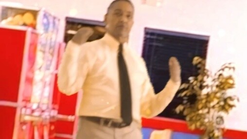 Selling fried chicken is not as good as dancing