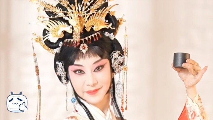 Tôi mời bạn một ly rượu và hy vọng bạn sẽ không buồn.