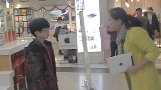 Video quý giá năm 2011 (người mẹ tức giận đập vỡ iPad thế hệ đầu tiên) video gốc