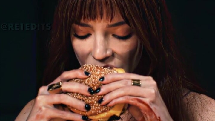 Hamburger phô mai đã cứu mạng cô ấy!