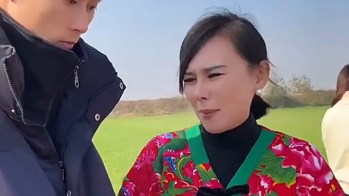 ไม่ต้องพูดเยอะ แม่สื่อห้าดาว!