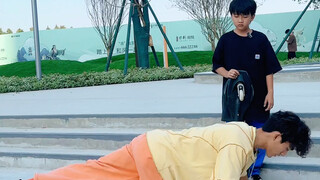 现在的小孩太厉害了，你说我惹他干嘛？