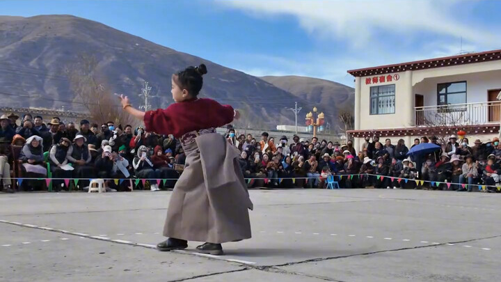 A Tibetan girl dances Guozhuang with boundless energy—so stylish!