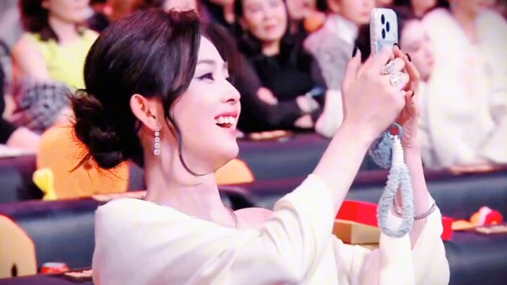 ฉากเด็ดงาน Weibo Night ของไป๋ลู่! เจ้าบ๊วยน้อยน่ารักมากเลย!