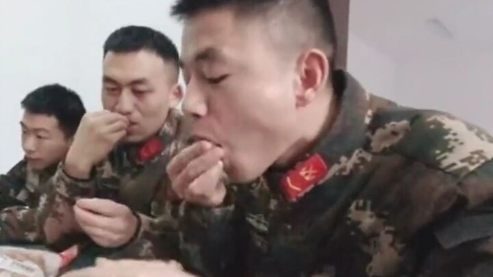 The soldiers’ “pre-holiday training” is so exciting!