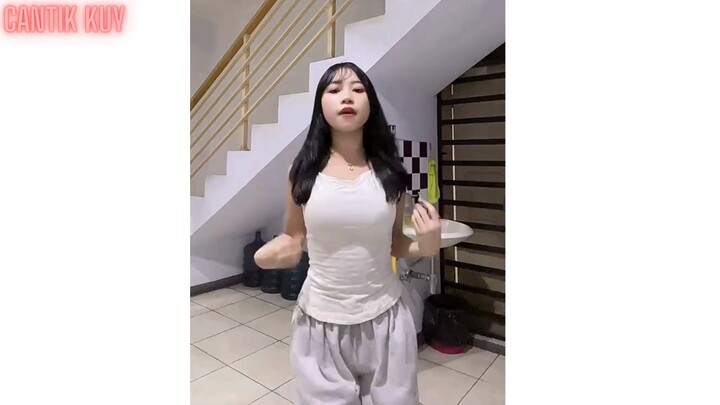 "butuh kehangatan #butuhdimanja #tanteholic😝🤟🏻 #cewepulen #cewecantik #xyzbca "