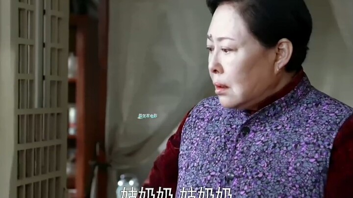 The black-and-white TV discarded by my parents' home became a treasure for the entire alley once mov